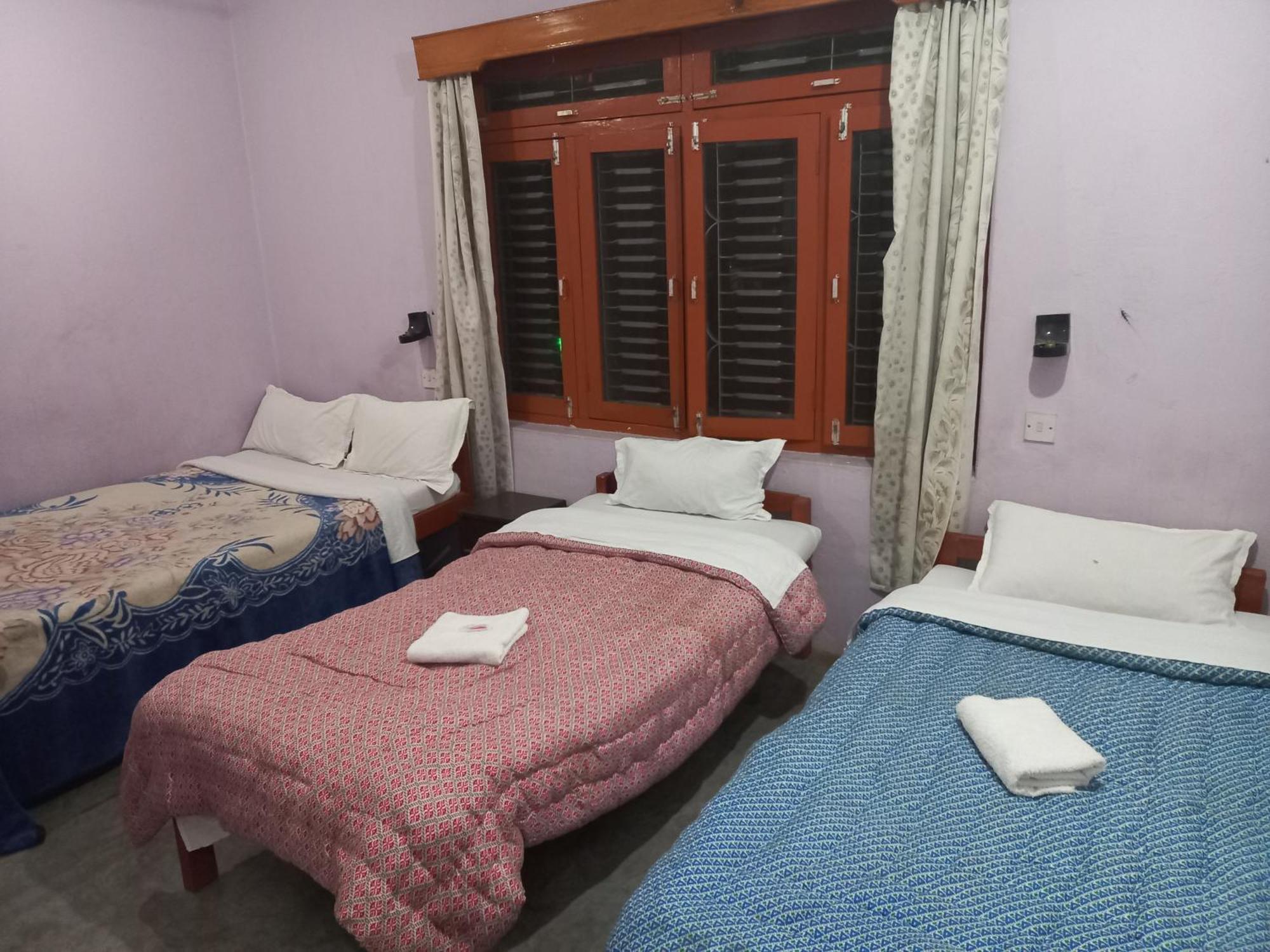 Galaxy Inn Guest House โพคารา ภายนอก รูปภาพ