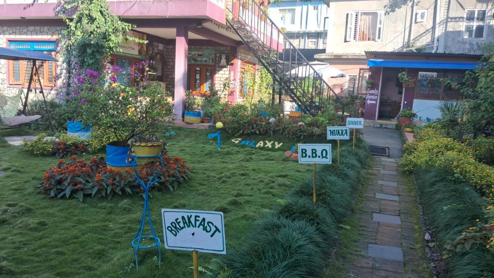Galaxy Inn Guest House โพคารา ภายนอก รูปภาพ