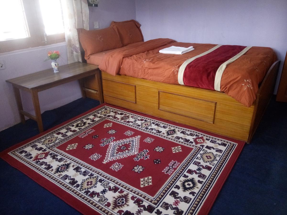 Galaxy Inn Guest House โพคารา ภายนอก รูปภาพ