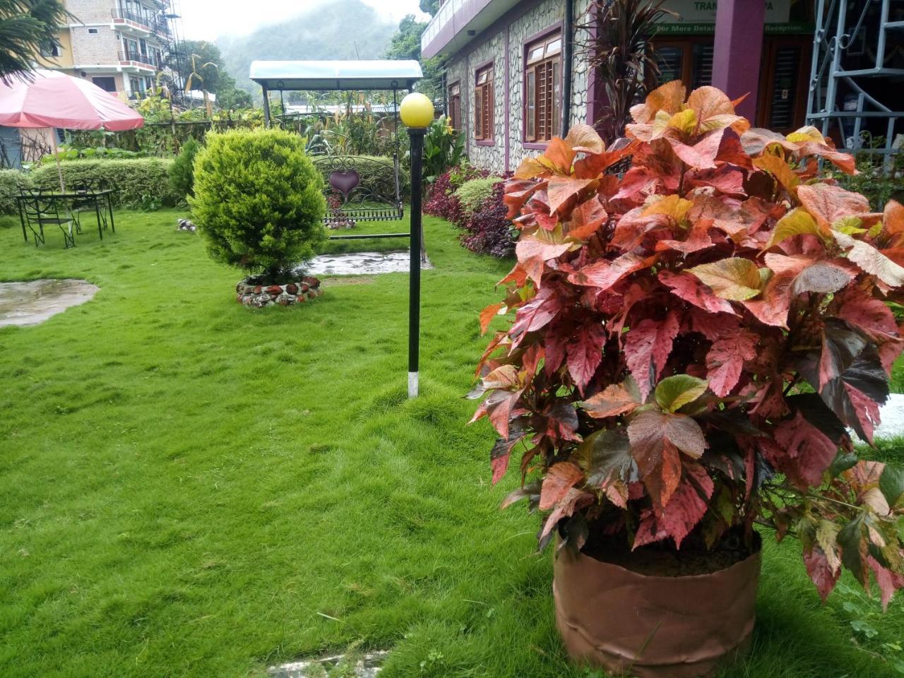 Galaxy Inn Guest House โพคารา ภายนอก รูปภาพ