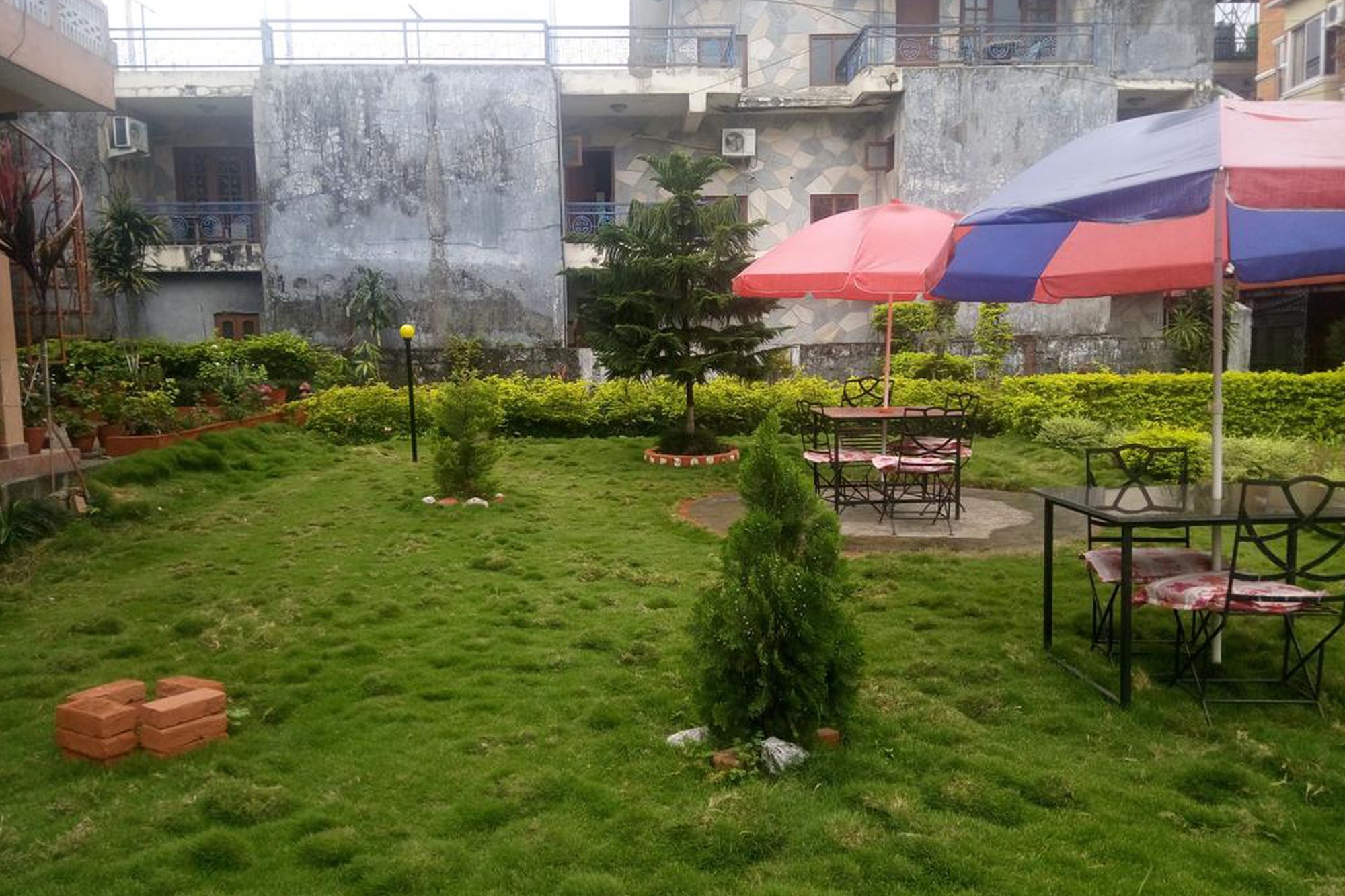 Galaxy Inn Guest House โพคารา ภายนอก รูปภาพ