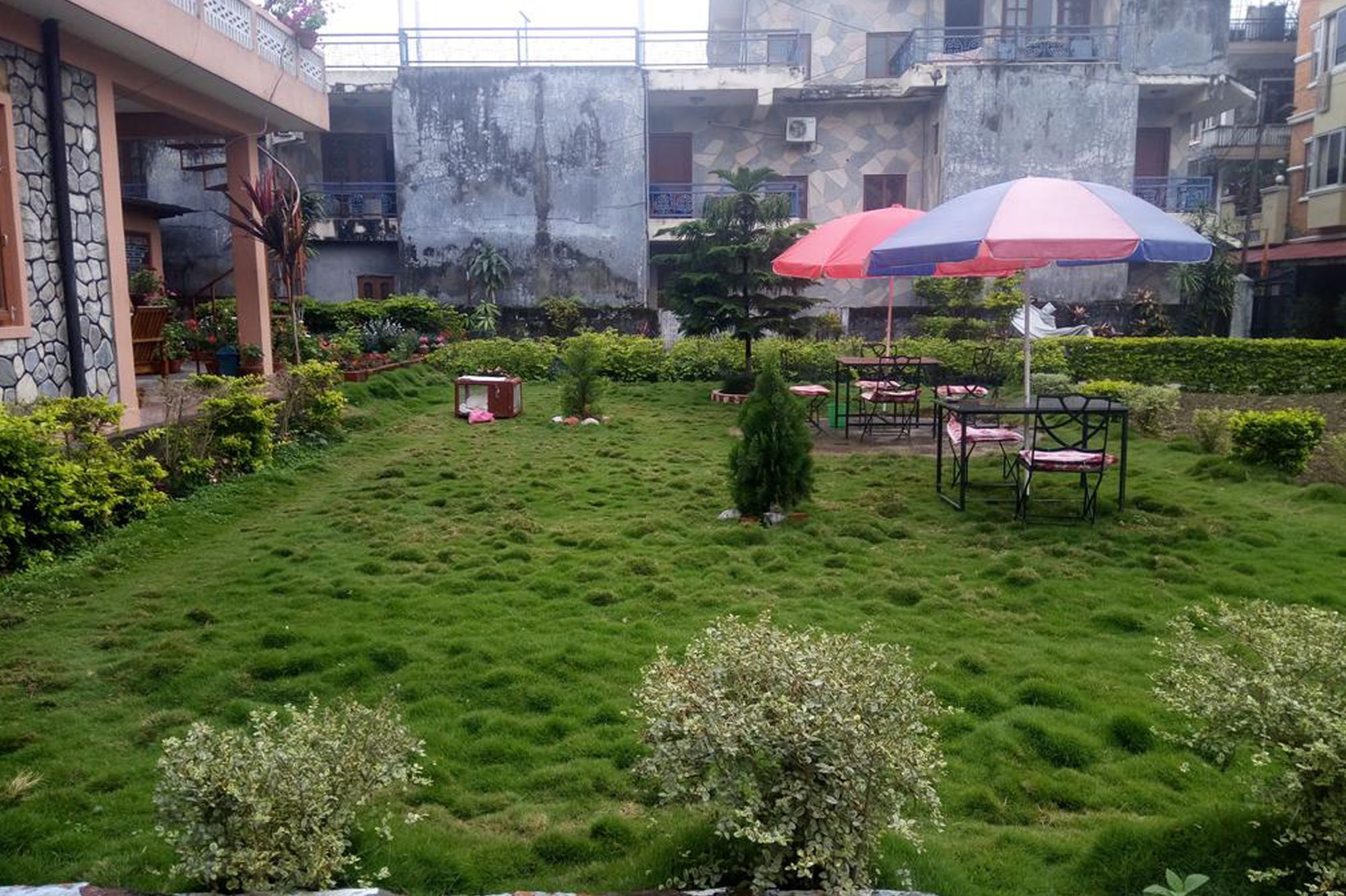 Galaxy Inn Guest House โพคารา ภายนอก รูปภาพ